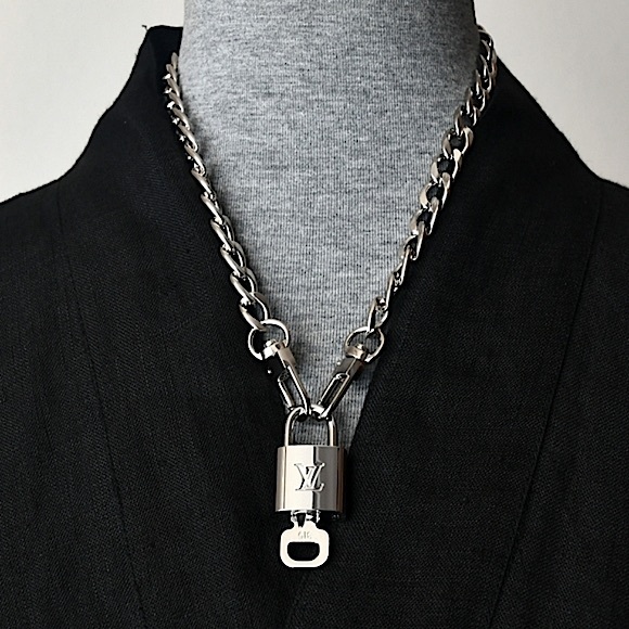 Authentic Louis Vuitton SILVER Lock & Keys Necklace #315 NEW Long & Short Chain - Picture 4 of 11
